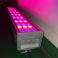 一款DMX512全彩144W 3度聚光LED線形投光燈